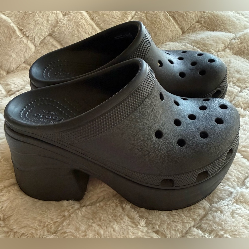 CROCS Women's Black Platform Clog Heels